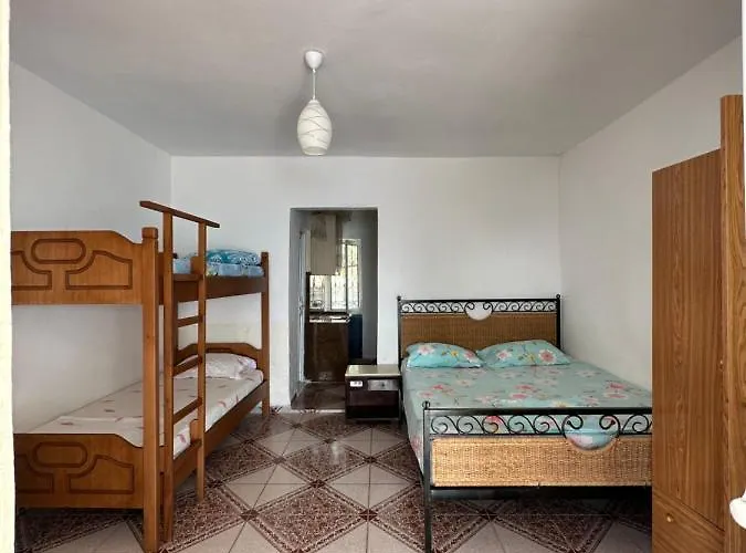 Tony Guest house Borsh