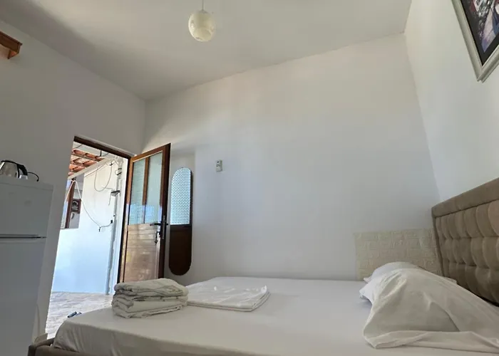 Konukevi Tony 3*